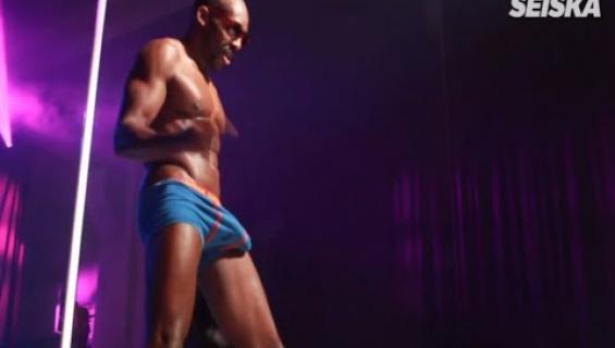 Strippari Tyson Brown: Ex-tyttöystäväni kannusti alalle!