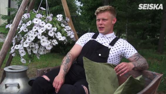 Kuninkaan valtakunta: Maatilan pyörittäminen vie tangokuningas Aki Samulin rahat – ”Kaikki menee!”