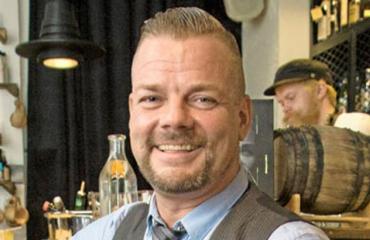 Jari Sillanpää muuttaa