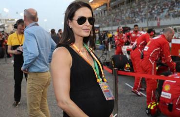 Minttu Raikkonen varikolla