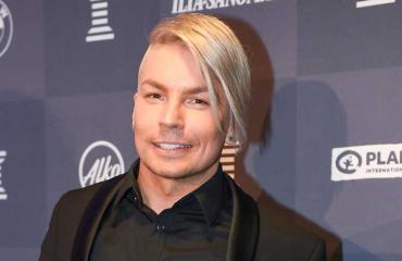 Antti Tuiskun bussia sakotettiin Oulussa.