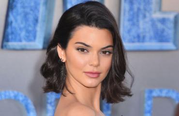 Kendall Jenner nänni valkoinen toppi