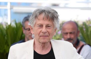 roman polanski punaisella matolla.