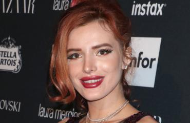 Bella Thorne esiintyy rohkeissa kuvissa.