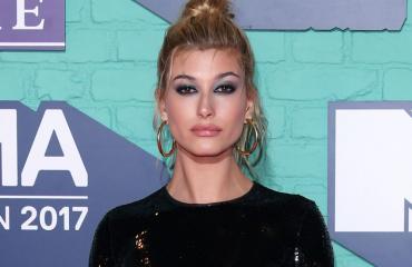 hailey baldwin thumb