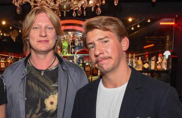 Jaajo Linnonmaa ja Aku Hirviniemi kuntosalilla.