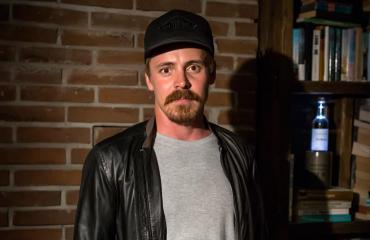 Jasper Pääkkönen ja malli-rakas juhlivat Helsingin yössä.