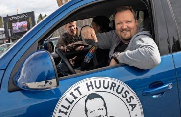 Sami Hedberg luotsaa Grillit huurussa -ohjelmaa.