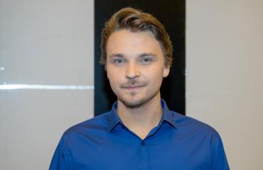 Roope Salminen pudotti roimasti kiloja elokuvaroolia varten.