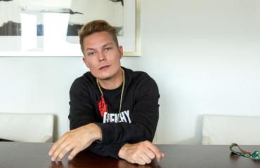 Cheek kommentoi Sisäpiiri-skandaalia.