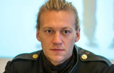 Jukka Hilden lennätti rakkaansa helikopterilla ähtäriin.
