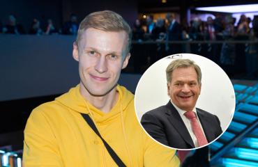 Roni Bäck kohtasi Sauli Niinistön lentokoneessa.
