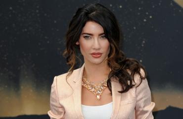 Jacqueline MacInnes Wood saa vauvan.