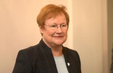 Tarja Halonen ruokaili Ikeassa.