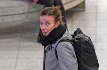 Li Andersson ja uusi rakas näyttäytyivät Helsingissä.