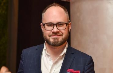 Tuomas Enbuske joutui ulosoton asiakkaaksi.