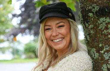 Jenny Helenius edusti Leon kanssa.