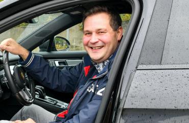 Jethro Rostedt kävi autokaupoilla.