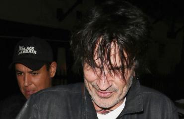 Massit lopussa? Rokkirumpalilegenda Tommy Lee laittoi miljoonalukaalinsa jälleen myyntiin – hinta laskee kuin lehmän häntä! 