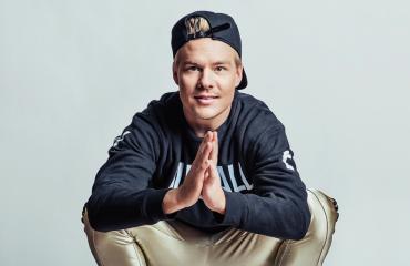 villegalle musiikkivideon kuvauksista poltimme 20 000 villegalle musiikkivideon kuvauksista poltimme 20 000
