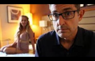 "Olen aina märkänä!" Seksityöntekijä saa toimittaja Louis Theroux'n mykistymään kesken haastattelun - katso!
