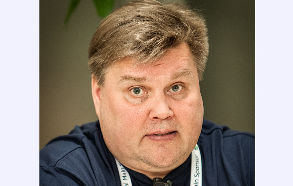 Timo Jutilasta kuoriutui riikinkukko - kuva! Timo Jutilasta kuoriutui riikinkukko - kuva!