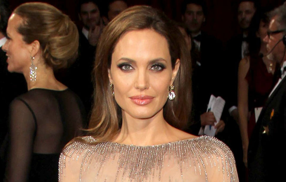 Jauhopussillako kävit, Angelina Jolie? Jauhopussillako kävit, Angelina Jolie?