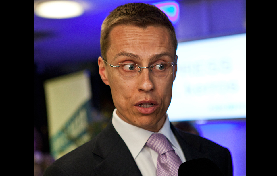 Huhhuh, Karita Mattilaa huoritellut eurovaaliehdokas haukkui nyt Stubbin todella törkeästi! Huhhuh, Karita Mattilaa huoritellut eurovaaliehdokas haukkui nyt Stubbin todella törkeästi!