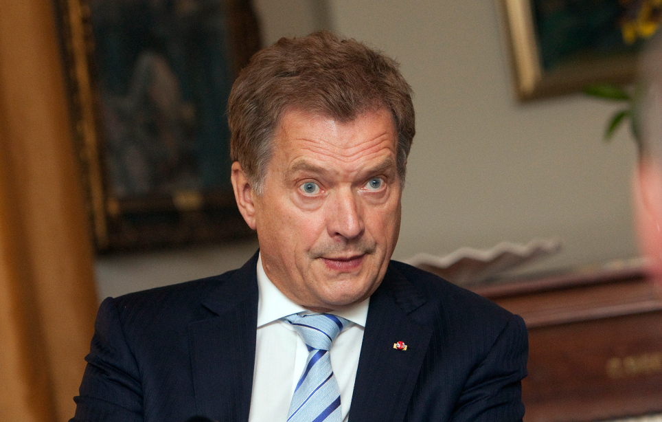 Presidentti Sauli Niinistö pelasi Putinin kanssa lätkää: Hän on jännittävä persoona! Presidentti Sauli Niinistö pelasi Putinin kanssa lätkää: Hän on jännittävä persoona!