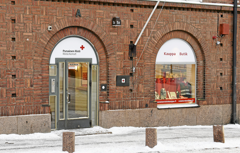 Seksiskandaali SPR:ssä – kokeneet naistyöntekijät iskeneet turvapaikanhakijoita! Seksiskandaali SPR:ssä – kokeneet naistyöntekijät iskeneet turvapaikanhakijoita!