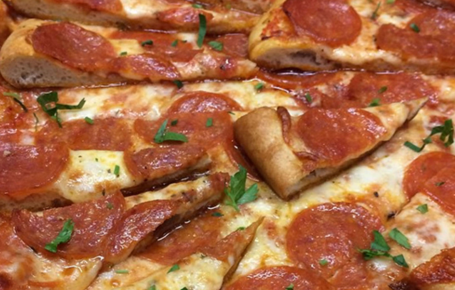 Pizzerian väki pelasti kanta-asiakkaan hengen: Huolestuivat, kun hän ei tilannut 11 päivään! Pizzerian väki pelasti kanta-asiakkaan hengen: Huolestuivat, kun hän ei tilannut 11 päivään!