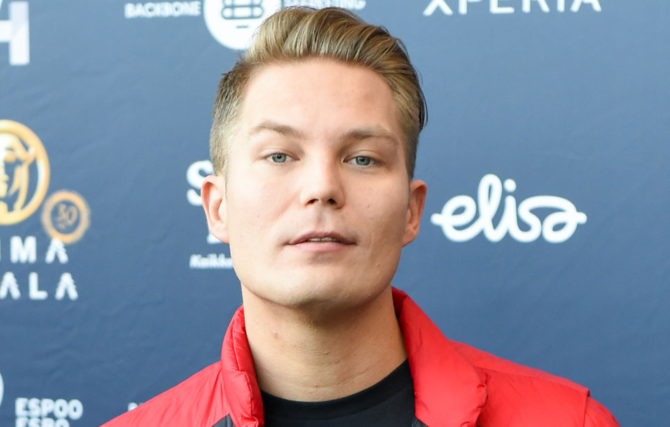 Äiti paljastaa kohukirjassa: Cheek peri isältään sitoutumiskammon! Äiti paljastaa kohukirjassa: Cheek peri isältään sitoutumiskammon!