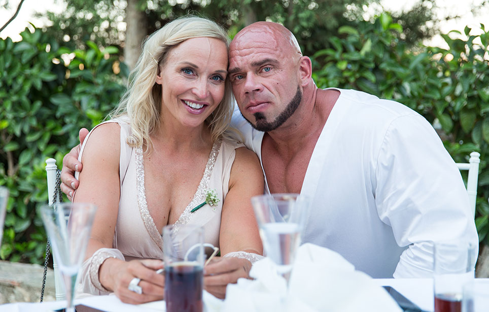 Kumpi on fitnessin tulopresidentti: Bull Mentula vs. Jutta Gustafsberg! Kumpi on fitnessin tulopresidentti: Bull Mentula vs. Jutta Gustafsberg!