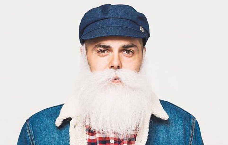 Tunnettu hyväntekijä Brother Christmas sai kutsun Linnaan: Joudun riisumaan partani! Tunnettu hyväntekijä Brother Christmas sai kutsun Linnaan: Joudun riisumaan partani!