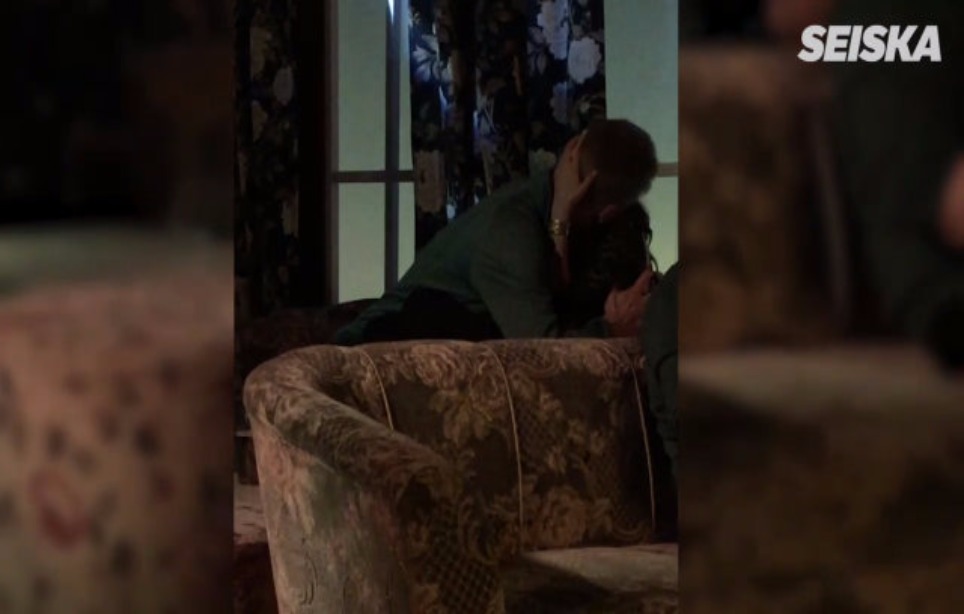 Toni Nieminen antautui lemmenleikkiin baarissa – katso kuuma video! Toni Nieminen antautui lemmenleikkiin baarissa – katso kuuma video!